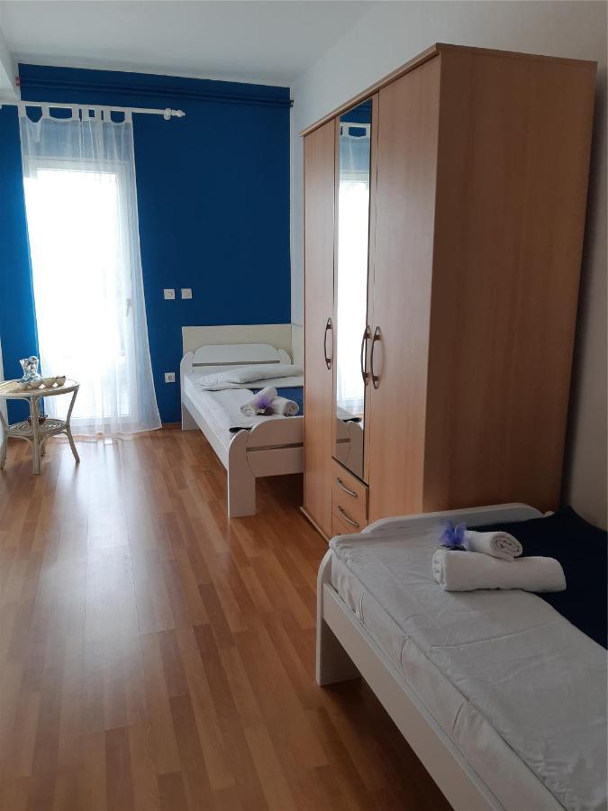 Apartments Gaj Brodarica  Extérieur photo