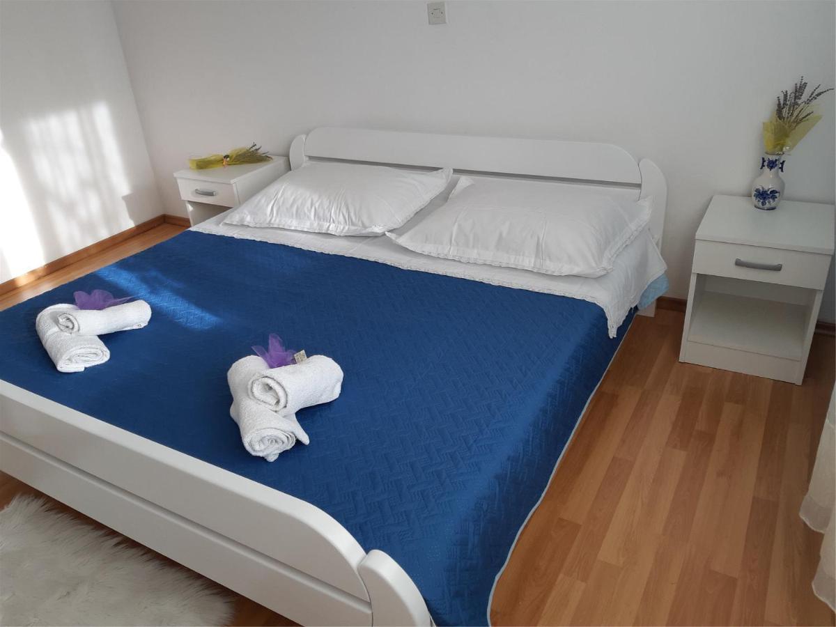 Apartments Gaj Brodarica  Extérieur photo